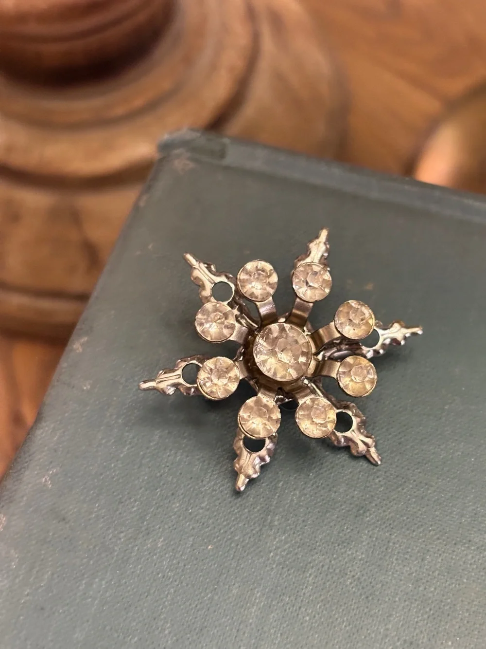 Vintage Snowflake Rhinestone Brooch - 1950’s - Picture 1 of 3